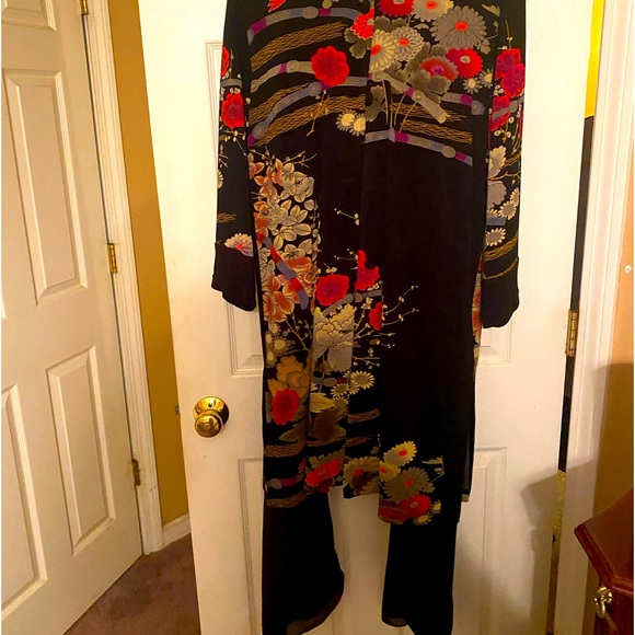 Drapers and Damons, medium, two piece ladies, dressy pantsuit - Picture 2 of 7